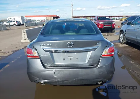 2015 Nissan Altima 2.5 S из США, поврежденный, VIN 1N4AL3AP4FN329245